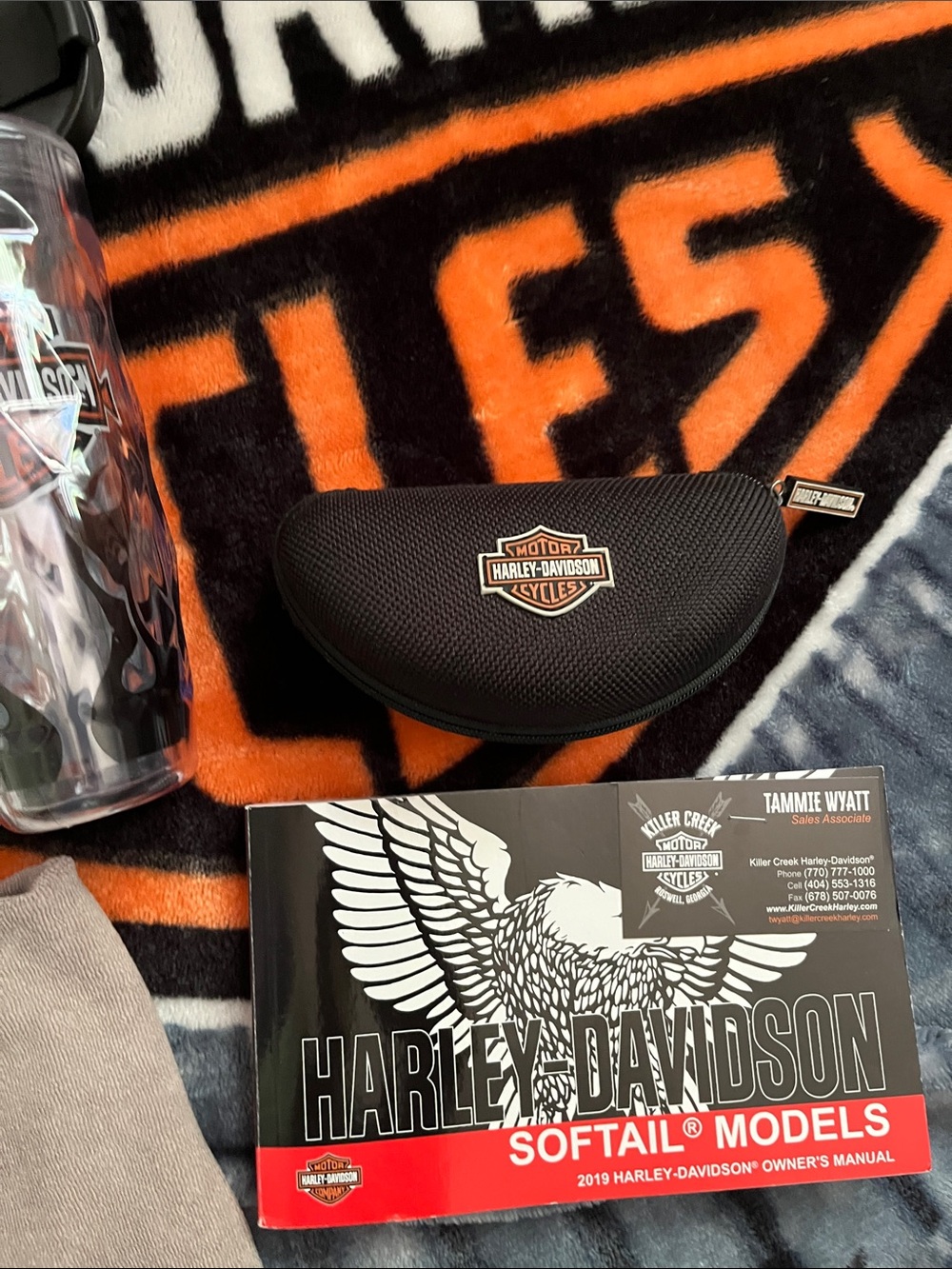 Harley-Davidson Black and Orange Motor Logo Blanket with Accessories - Picture 5 of 6
